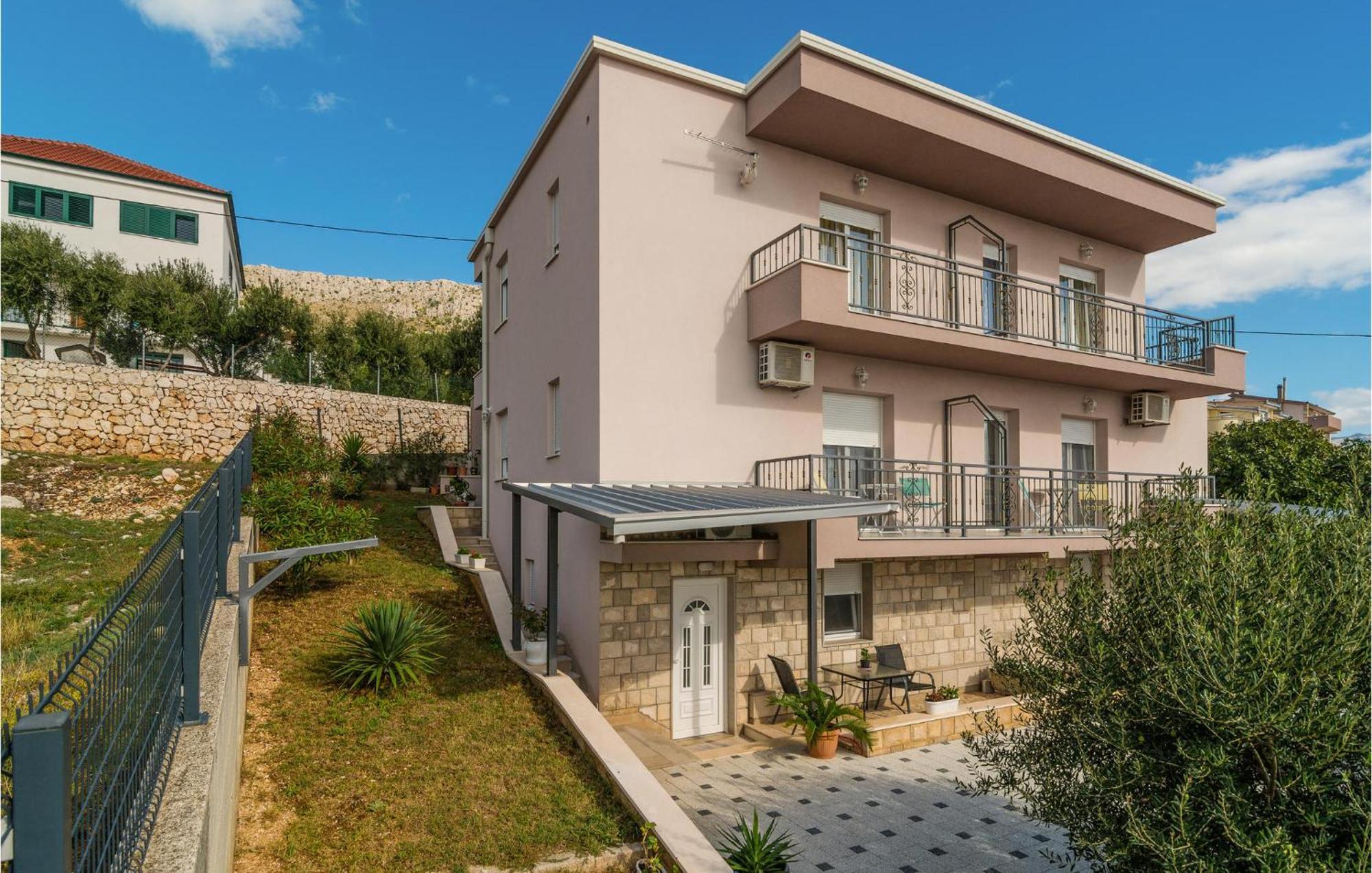2 Bedroom Awesome Apartment In Mali Rat Sumpetar Εξωτερικό φωτογραφία